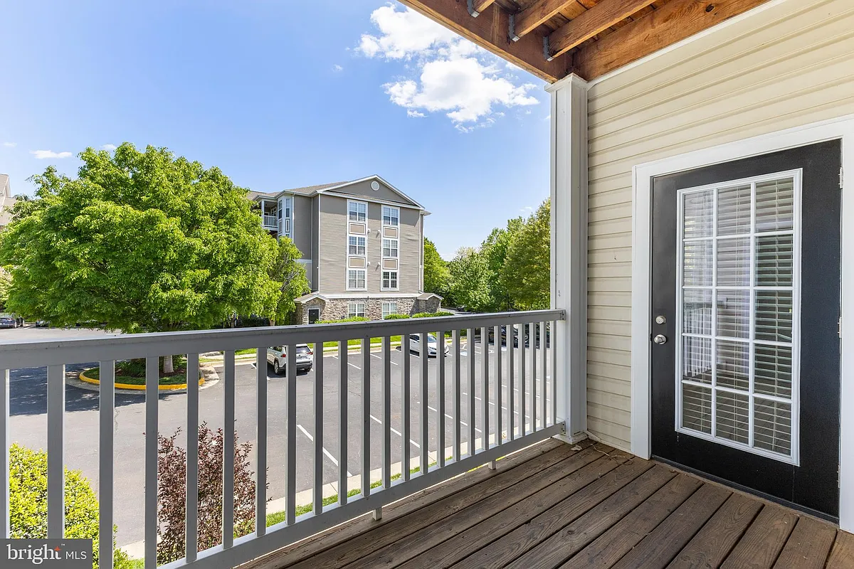 Building Photo - 507 Sunset View Ter SE #205