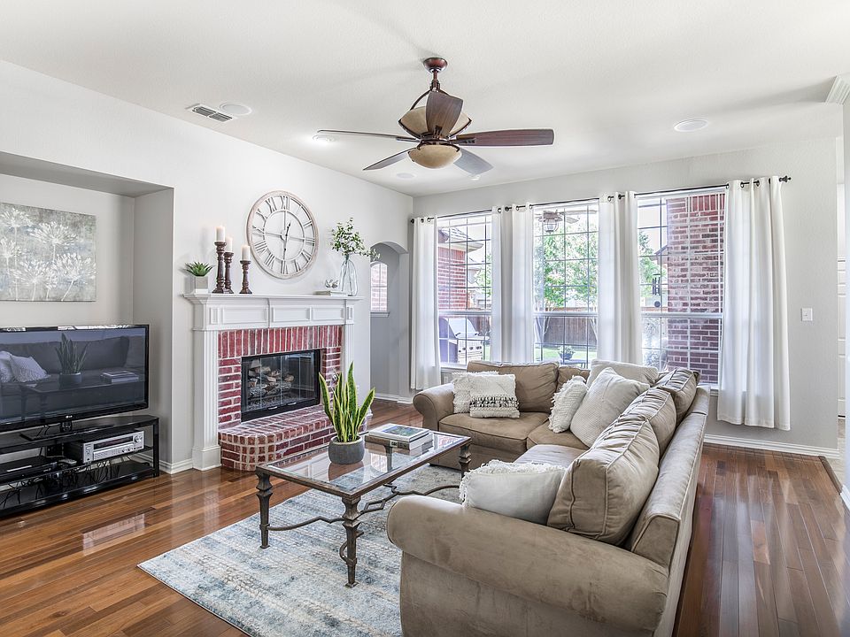 Living. Brazilian Hardwoods