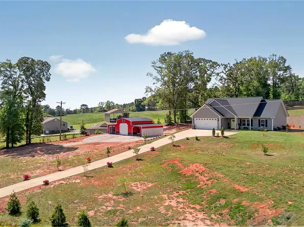 566 Linking Rd, Seneca, SC 29672