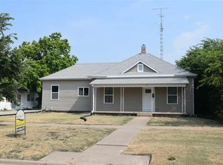 359 W 5th St, Russell, KS 67665