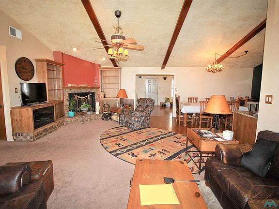 4th image of 63 E Dickens Rd