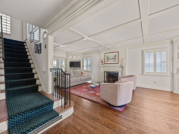 2nd image of 2371 Lalemant Rd