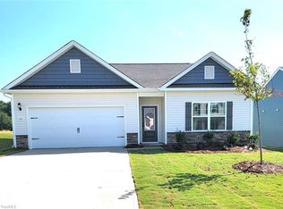 120 Courtland Dr, King, NC 27021