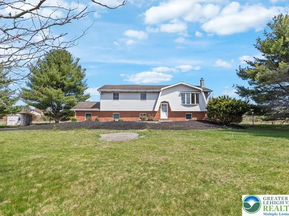 217 Veronica Ln, Brodheadsville, PA 18322