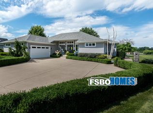 1210 Rustic View Ct, Eldridge, IA 52748