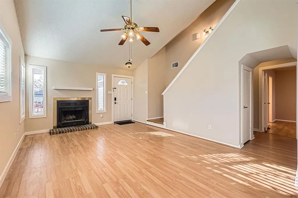 3 bed, 2.0 bath, 1154 sqft, $2,200 — Photo 4