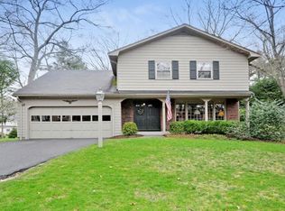 31 Allen Farm Ln, Concord, MA 01742