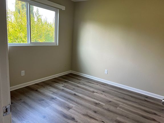 3rd image of 5140 Oakland St #6