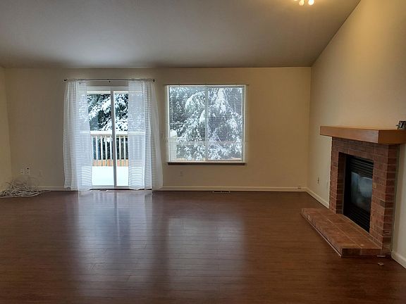 5th image of 15706 42nd Avenue Ct E
