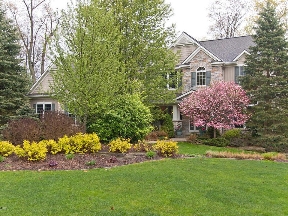 1st image of 1438 Glen Ellyn Dr SE