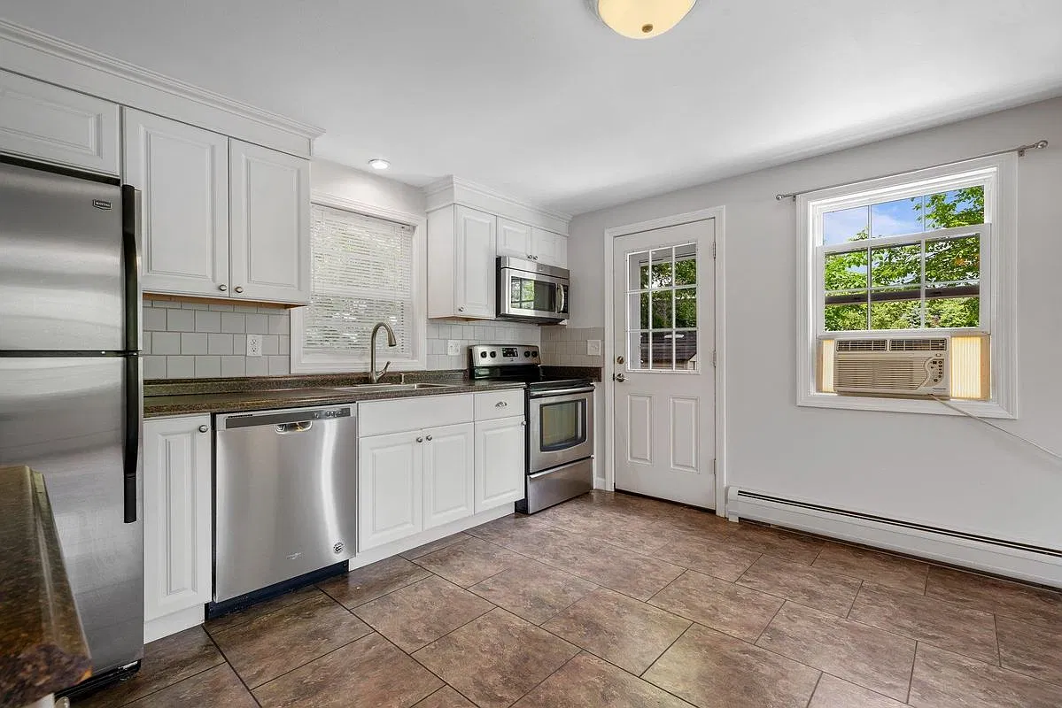 2 bed, 2.0 bath, 936 sqft, $2,435 — Photo 4
