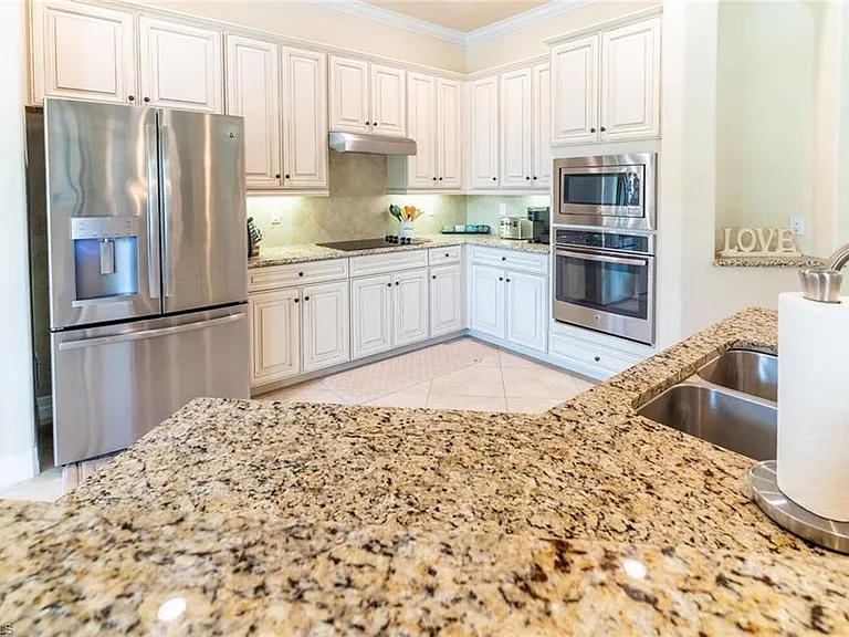 9372 Vercelli Ct — Photo 13