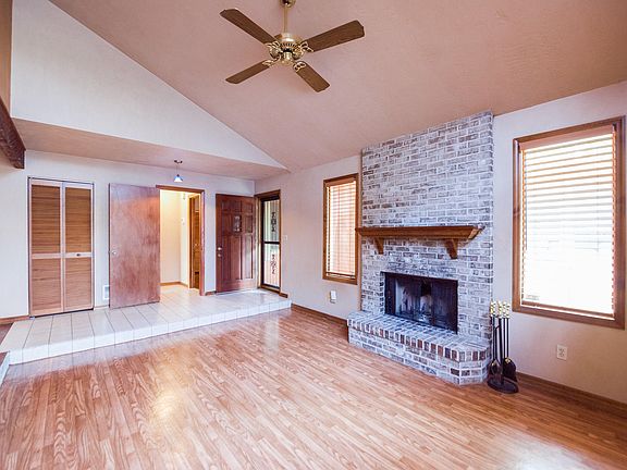 5th image of 216 Briarfield Ct