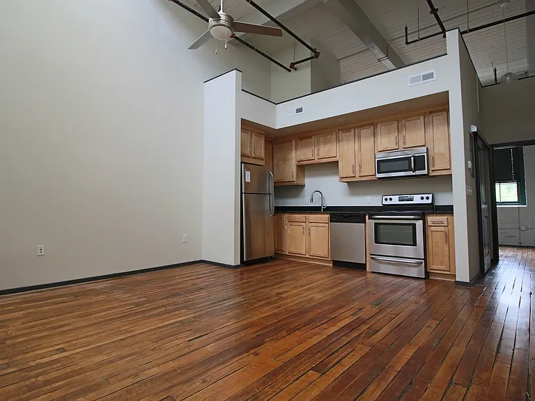 Main 2323 — Photo 12