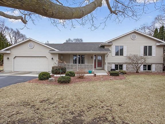 3rd image of 2338 East Pine Tree Court