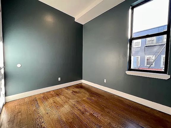 4th image of 287 Harman St APT 3R