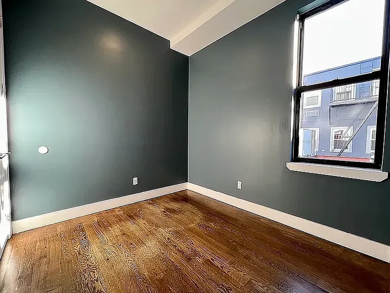 287 Harman St #3R — Photo 4