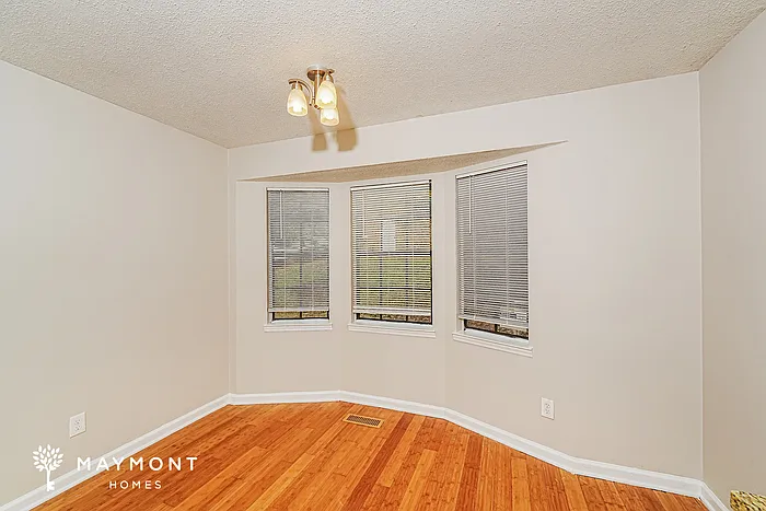 6836 Markham Dr — Photo 7