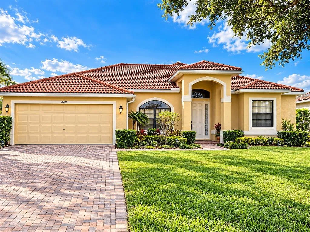 3 bed, 2.0 bath, 1564 sqft, $2,200 — Photo 2