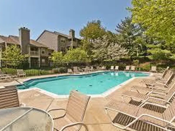 11704 Olde English Dr Unit D, Reston, VA 20190