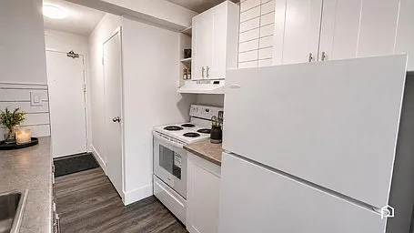 825 8th Ave SW #3 — Photo 3