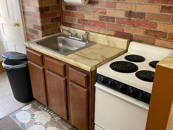 4th image of 3330 N Park Ave