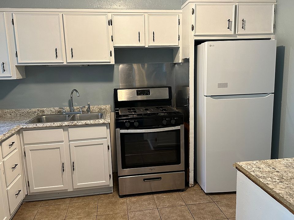 1st image of 185 Smelker St