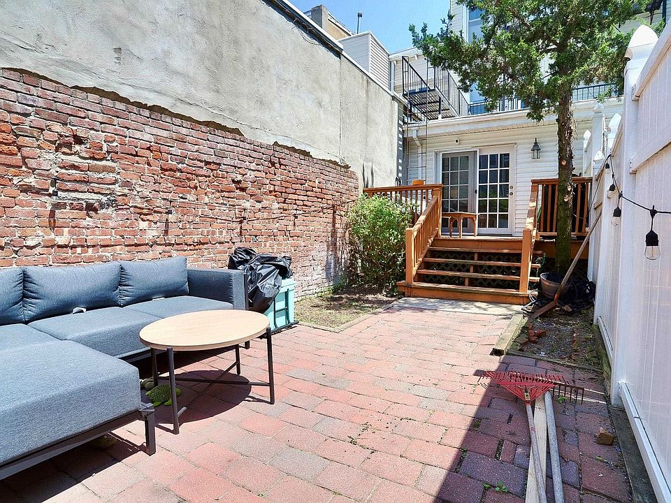 1st image of 410 Adams St APT 1R
