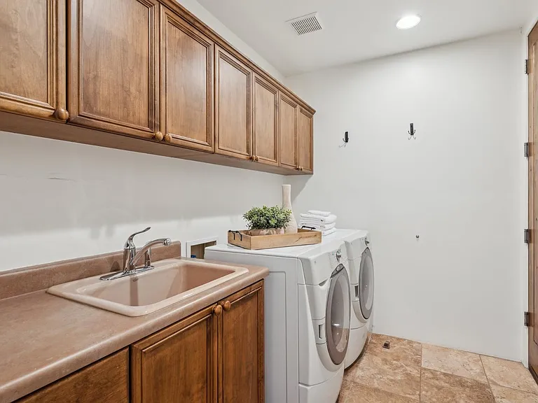7701 E Golden Eagle Cir — Photo 18