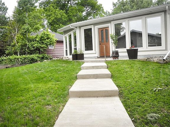 5th image of 1916 11th Ave N