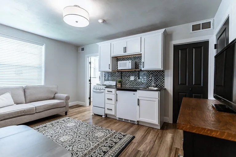 101 N Rose St #101 — Photo 4