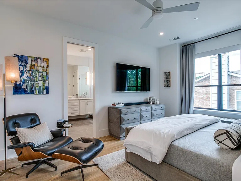 2719 Reagan St #101 — Photo 15