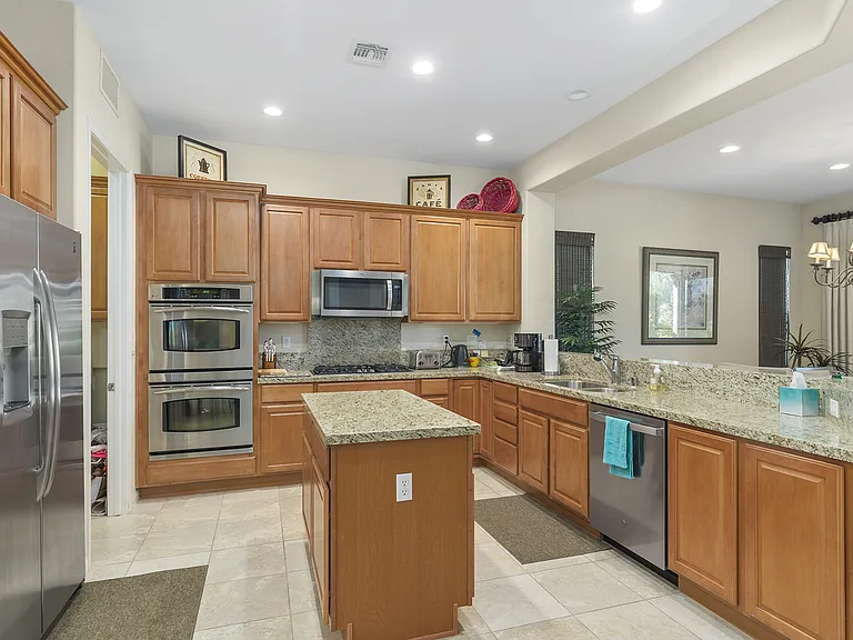 81126 Avenida Lorena — Photo 15