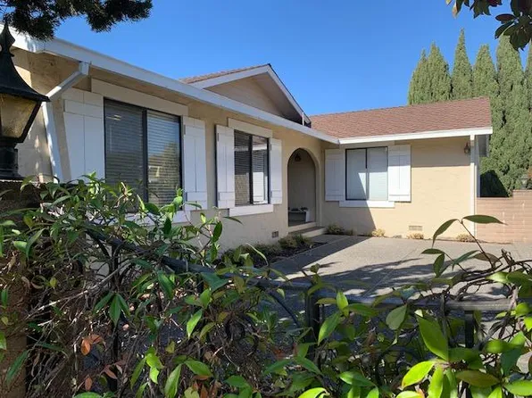 5 Amalfi Pl, San Rafael, CA 94901