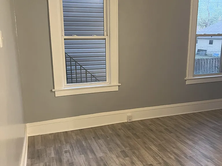 1341 E Long St — Photo 17