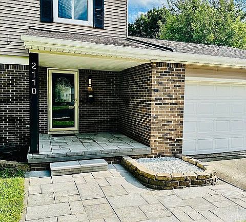 2nd image of 2110 Barritt St