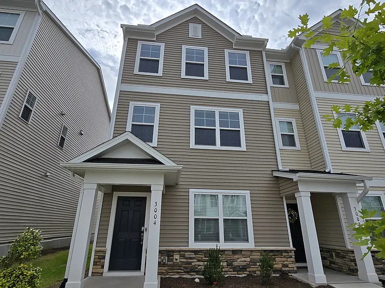 3004 Honeymyrtle Ln — Photo 2