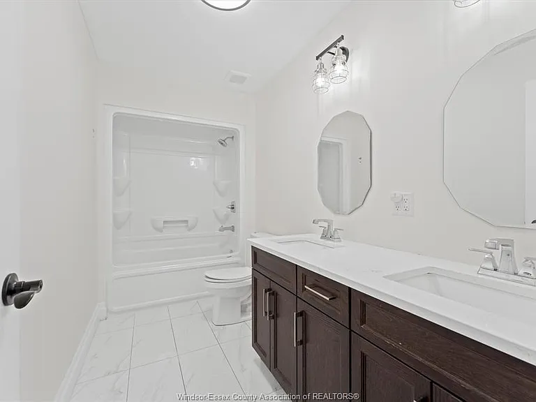 601 Holburn St — Photo 29