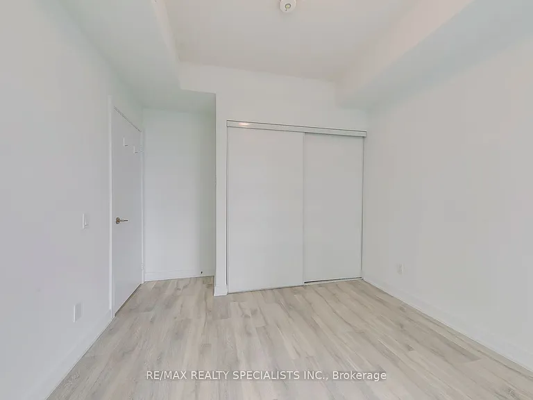 251 Manitoba St #914 — Photo 29