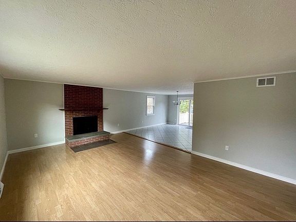 2nd image of 4-6 Willis St