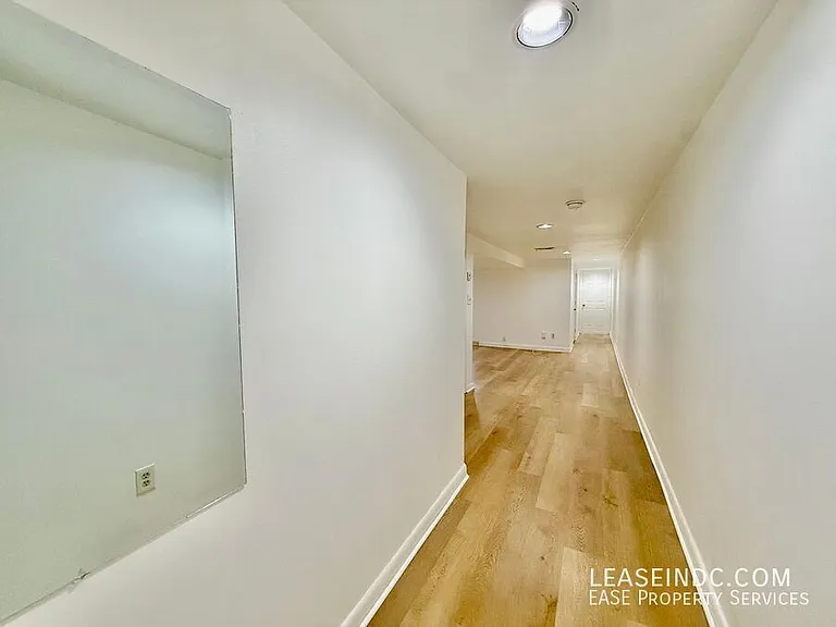 29 T St NW #B — Photo 13