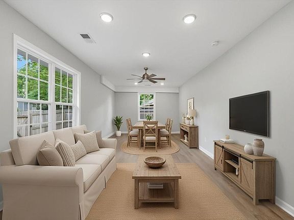 5th image of 6 Davis St