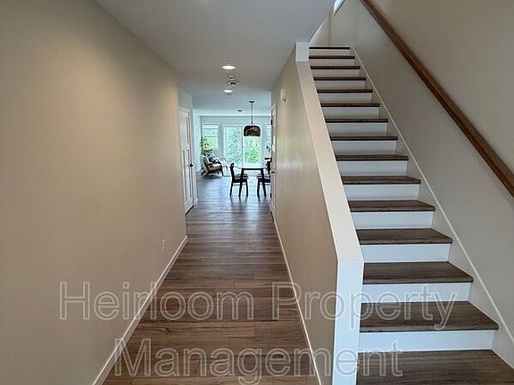 2nd image of 2102 Cottage Hill Cir