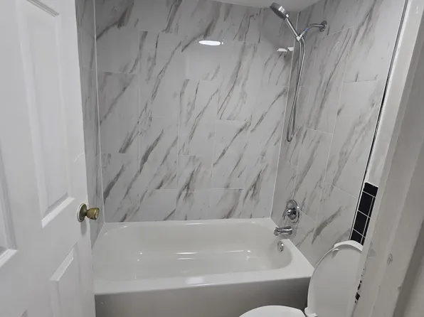 433 Perrie Dr APT 102, Elk Grove Village, IL 60007