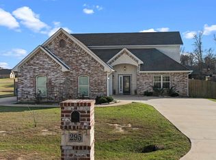 295 Towering Oaks Hvn, Longview, TX 75602
