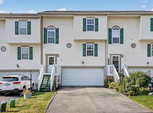 117 Scenic Hill Dr, Carnegie, PA 15106