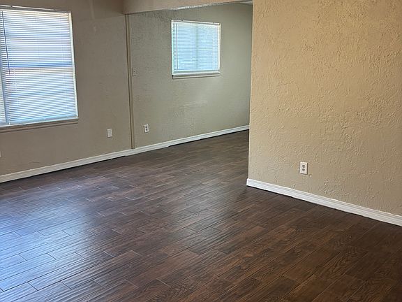 5th image of 2729 SW 61st St