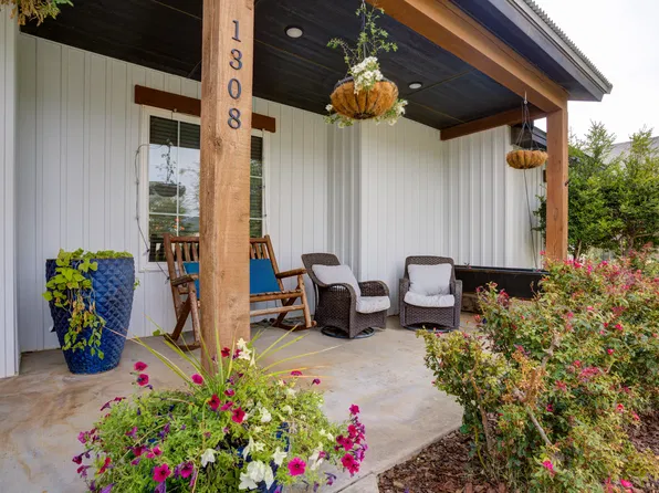 1308 Buckingham Ave, Wolfforth, TX 79382