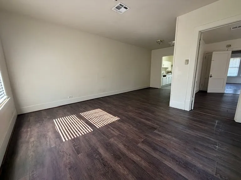 1634 Hodges St — Photo 2
