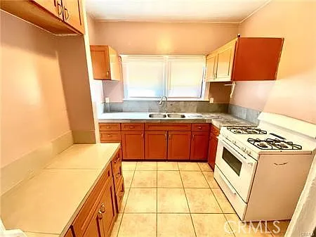 3 bed, 1300 sqft, $3,250 — Photo 2